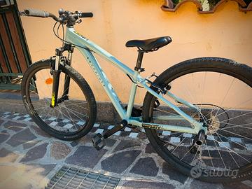 Bicicletta Rockrider ST 500