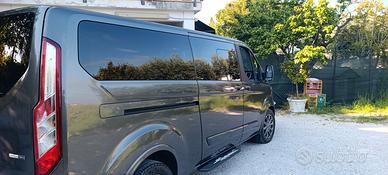 Ford Tourneo Custom 9 posti 