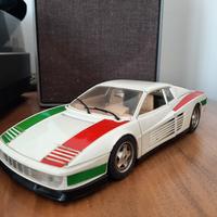 modellino auto ferrari testarossa burago 1:18