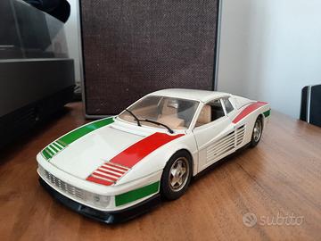 modellino auto ferrari testarossa burago 1:18