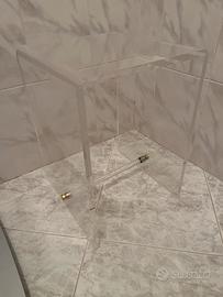 Sgabello a ponte in plexiglass trasparente