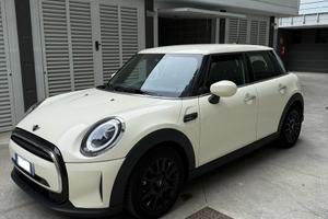 Mini Cooper 1.5 benzina (F55)