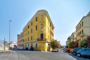 4 LOCALI A CIVITAVECCHIA