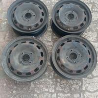 Cerchi in acciaio da 14 + copricerchi Ford da 14