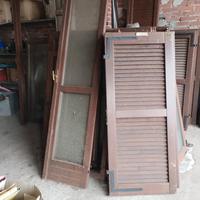 persiane e finestre con doppi vetri