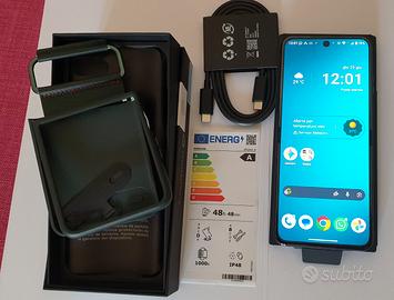 Motorola Razr 60 Ultra edizione speciale ALCANTARA
