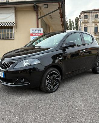 Lancia Ypsilon 1.0 FireFly 5 porte S&S Hybrid Gold