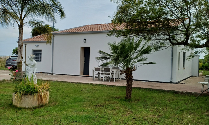 Villetta ammobiliata con ampio giardino