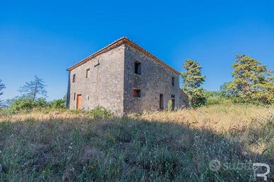 Rustico in posizione isolata con vista meraviglios