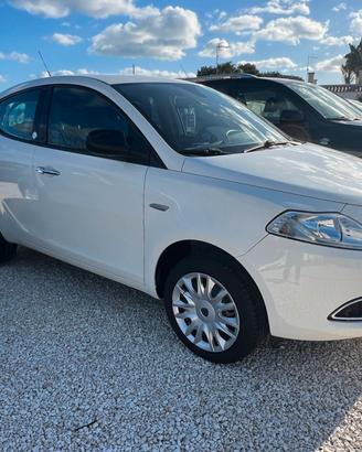 Lancia Ypsilon 0.9 TwinAir 85 CV 5 porte Metano Ec
