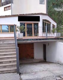 CAMPO DI GIOVE, locale commerciale