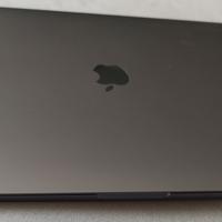 MacBook Pro I9 16 GB RAM 512 GB ssd