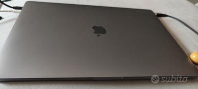 MacBook Pro I9 16 GB RAM 512 GB ssd