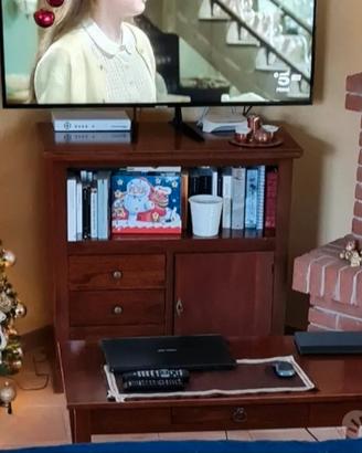 mobile porta tv ( 70 euro) tavolino ( 40 euro) 