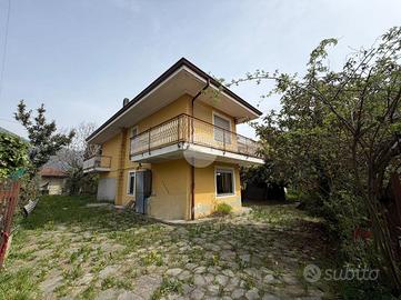 BIFAMILIARE A PONT-CANAVESE