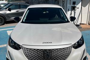 Peugeot e-2008 10/2022