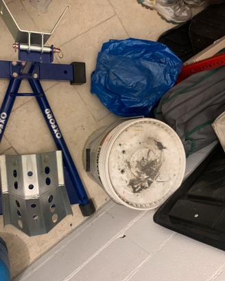 Supporto blocca ruota per moto