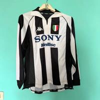 Maglia della Juventus vintage anni 90