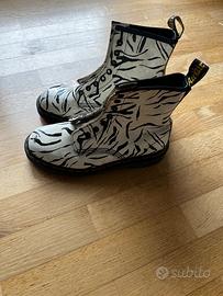 Dr. Martens tg 38 super particolari
