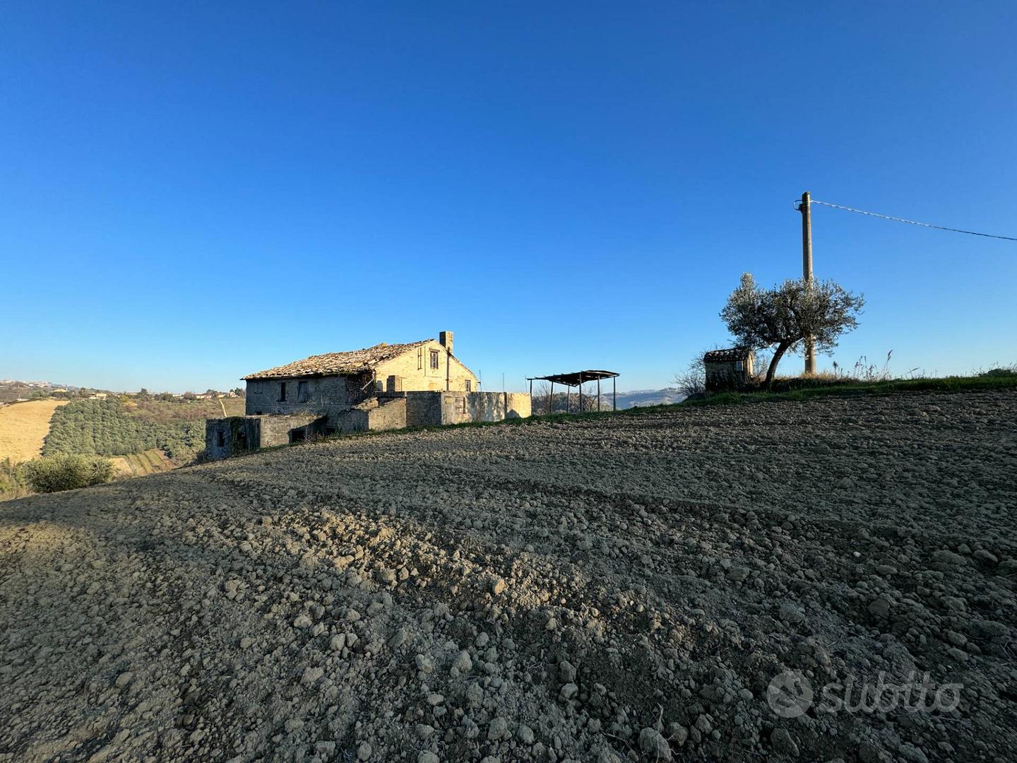 Rudere con terreno - Petritoli - Vista 5