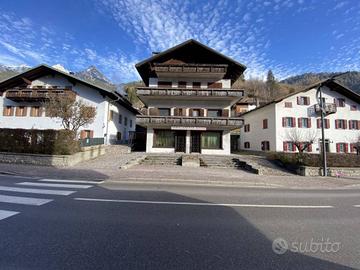 Palazzo / Stabile di 460 m² a Auronzo di Cadore