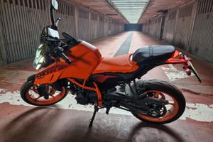 KTM 390 Duke - 2024 + mod e accessori