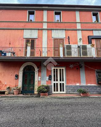 3 LOCALI A SAN LUCIDO