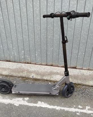 Monopattino Revolt 2.0