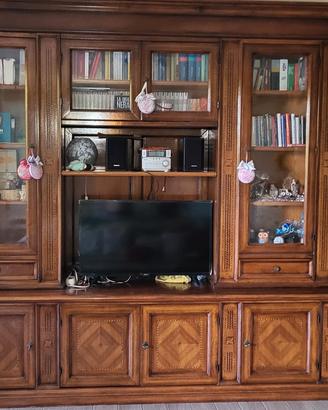 mobile TV con 2 credenze
