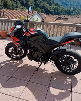 APRILIA TUONO 125