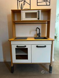 Cucina giocattolo IKEA in legno + accessori