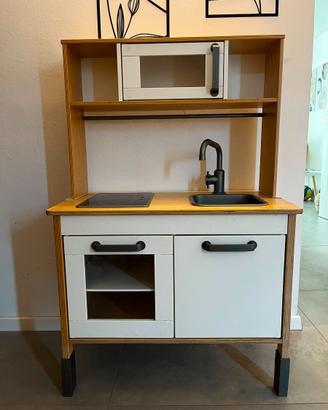 Cucina giocattolo IKEA in legno + accessori