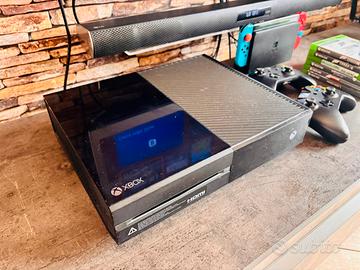 Xbox One + 6 giochi + 2 controller originali