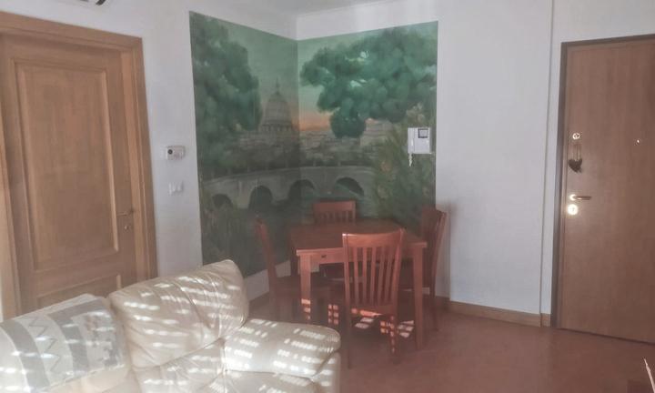 Attico luminoso arredato disponibile