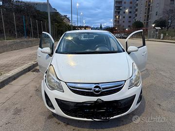 Opel corsa 1.2 gpl