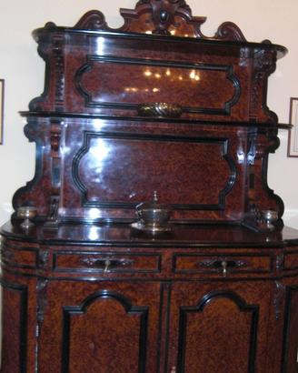 Mobili d' epoca in radica