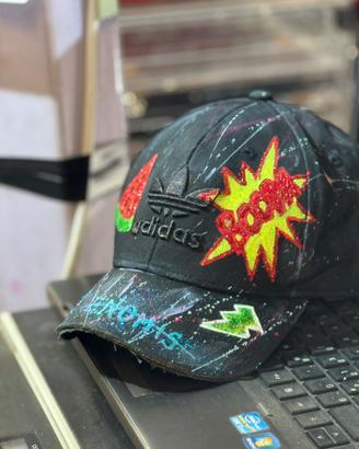 Cappellino Adidas personalizzato a mano – unico!