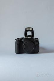 Canon 600D e 50mm 1.8 con custodia