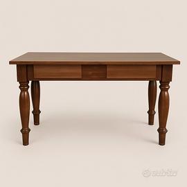 tavolo in legno massello con gambe tornite