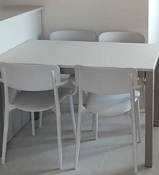 tavolo e sedie “veneta cucine” come nuovi