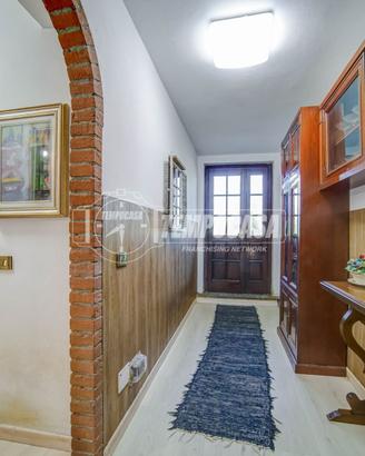 VARALLO POMBIA - VILLA BIFAMILIARE CON AMPIO GIARD