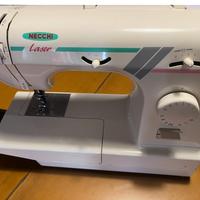 Macchina da cucire con pedale