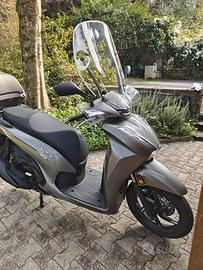 Honda SH350i 2024 1500 km garanzia 2030