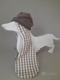 Cane bassotto in legno e inserti in tessuto
