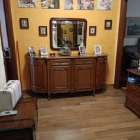 Credenza e vetrina angolare