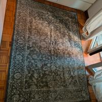 Tappeto grigio a pelo corto