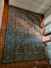 Tappeto grigio a pelo corto