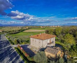 Montepulciano - Rustico ristrutturato con molto po