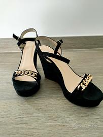 SSANDALO NERO CON ZEPPA