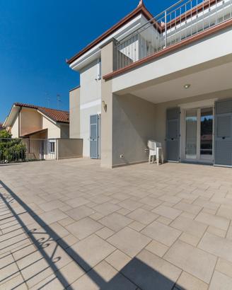 SETTEMBRE Appartamento in Villa CON terrazza